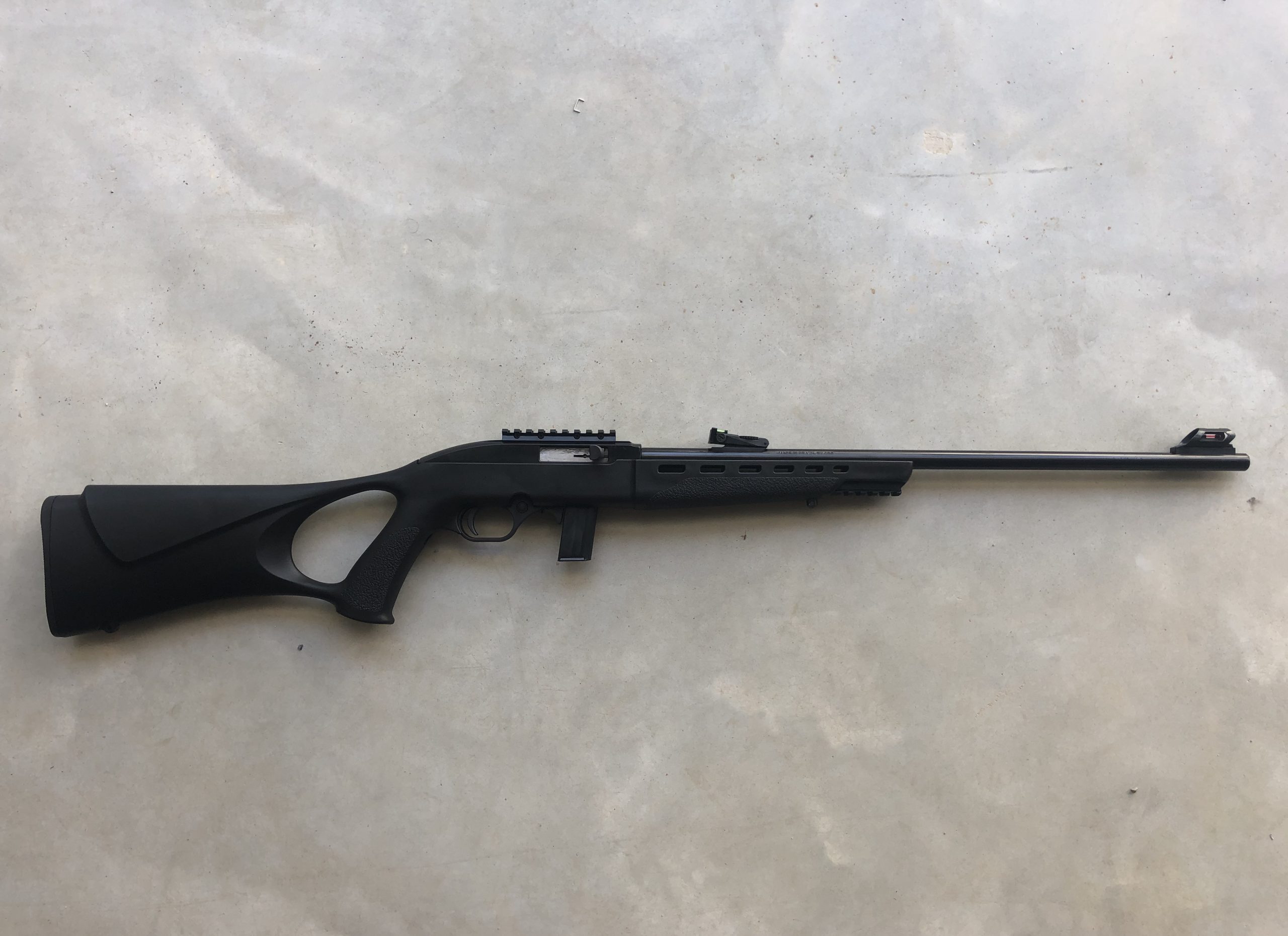 Rifle CBC Semiautomático 7022 DELTA Calibre .22 LR Cano 14,5 Black