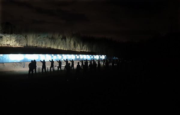 Todo tiro noturno precisa duma lanterna? Imagem destacada