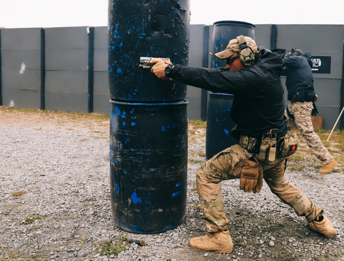 Tiro abrigado Utilizando o abrigo durante os disparos
